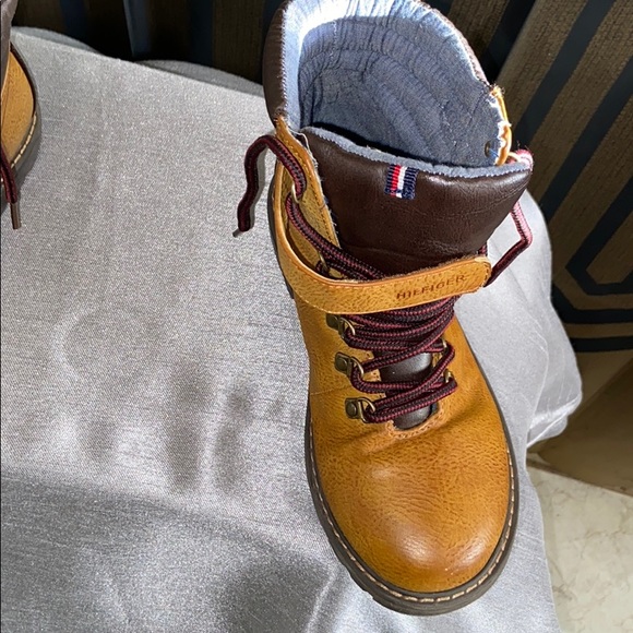 Boy’s Hilfiger boots - Picture 5 of 5